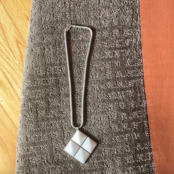 Tory Burch necklace - Picture 1 of 3